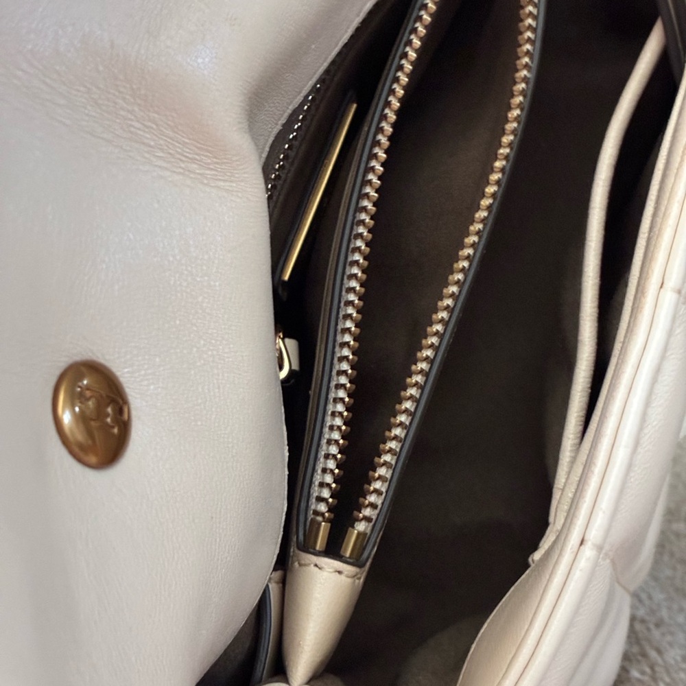 Tory Burch Cream Quilted Shoulder Bag with Gold Accents - Picture 12 of 15